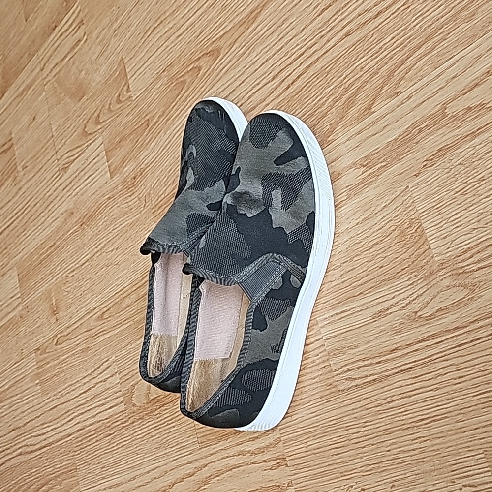Camo slip ons